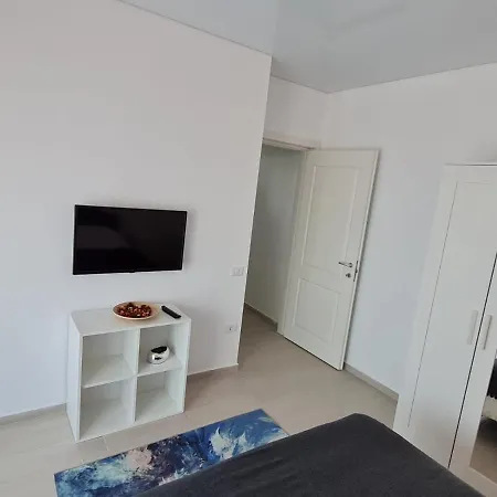 Apartament Nord Bloc Astoria דירה *